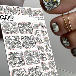 Wrap pédicure fleurs noires sur fond blanc avec effet feuille d’or WR-427