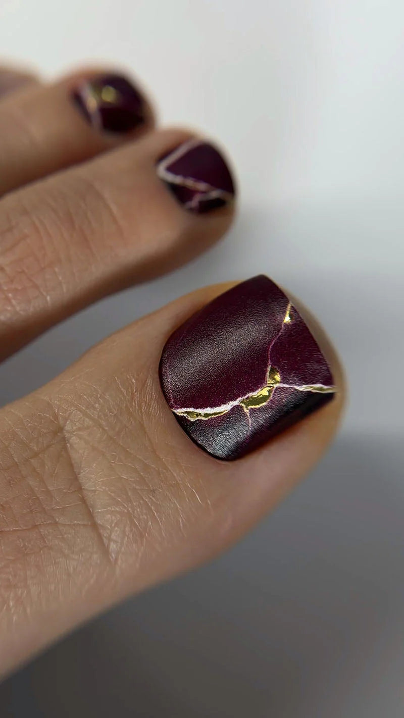 Nail wrap pédicure bordeaux blanc et doré WR-446