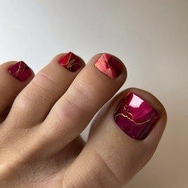 Nail wrap pédicure rouge et détails dorés WR-447