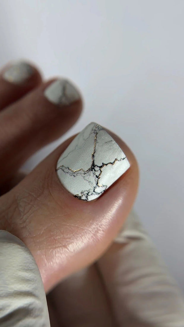 Nail wrap pédicure effet marbre noir, blanc et doré WR-448