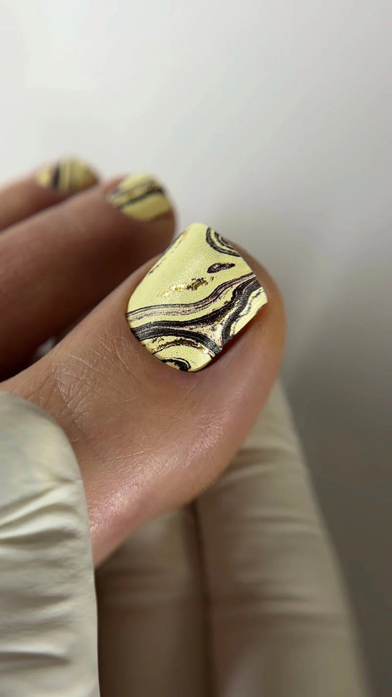 Nail wrap pédicure jaune, brun et doré WR-451