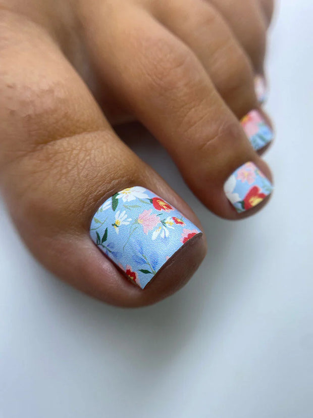 Nail wrap pédicure bleu avec petites fleurs WR-717